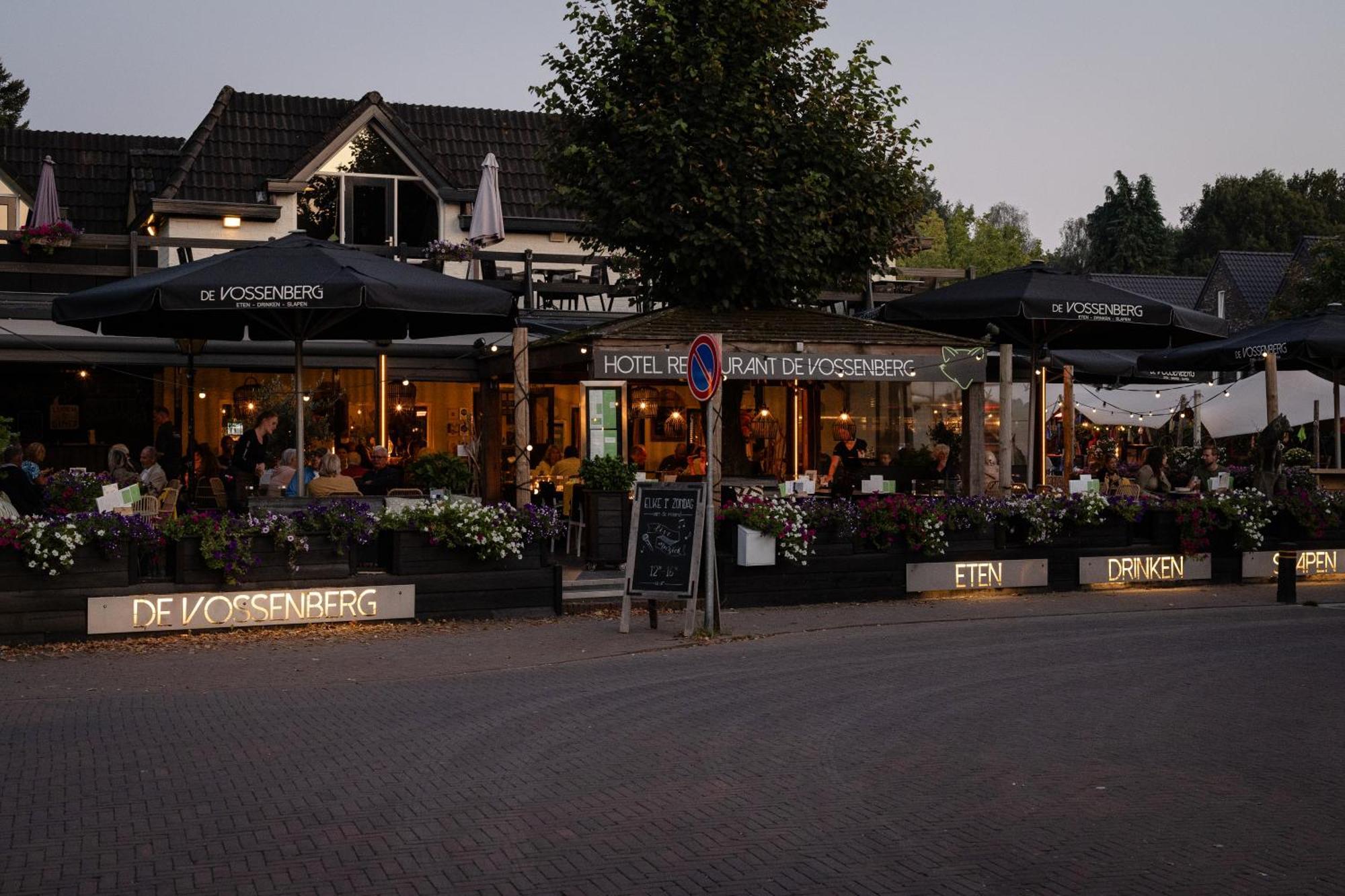Hotel Restaurant 'De Vossenberg' フィールハウテン エクステリア 写真